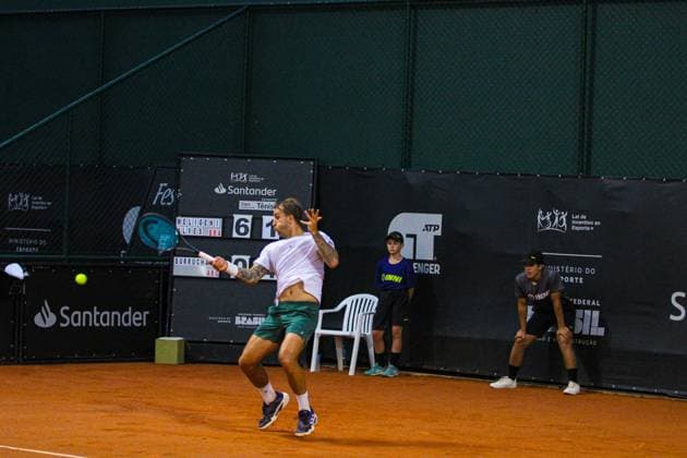 ATP, Tennis Herren challenger curitiba felipe meligeni advances to the semifinals Curitiba (pr), 10 25 2024- tennis atp challenger curitiba felipe meligeni roman andres burruchaga- in a very disputed match, brazilian felipe meligeni beat roman andres burruchaga (arg) by 6 0 4 6 6 1, on the graciosa country club court on the night of this friday, october 25, 2024. (Foto: Edson De Souza Thenews2 imago images) SPO  Copyright: xEdsonxTeodoroxDexSouzax