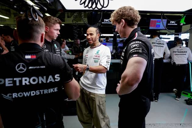 HAMILTON Lewis (gbr), Mercedes AMG F1 Team W15, portrait during the Formula 1 Gran Premio de la Ciudad de Mexico 2024, 20th round of the 2024 Formula One World Championship, WM, Weltmeisterschaft from October 25 to 27, 2024 on the Autodromo Hermanos Rodriguez, in Mexico City, Mexico - F1 - MEXICO CITY GRAND PRIX 2024 DPPI Panoramic  241025_R19_USA_DP_F12024GP20MEX_JK595374