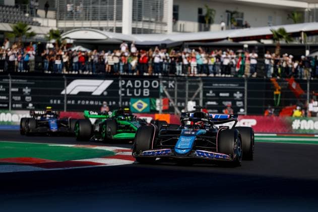 31 OCON Esteban (fra), Alpine F1 Team A524, action during the Formula 1 Gran Premio de la Ciudad de Mexico 2024, 20th round of the 2024 Formula One World Championship, WM, Weltmeisterschaft from October 25 to 27, 2024 on the Autodromo Hermanos Rodriguez, in Mexico City, Mexico - F1 - MEXICO CITY GRAND PRIX 2024 DPPI Panoramic  241026_R19_USA_DP_F12024GP20MEX_JK596509