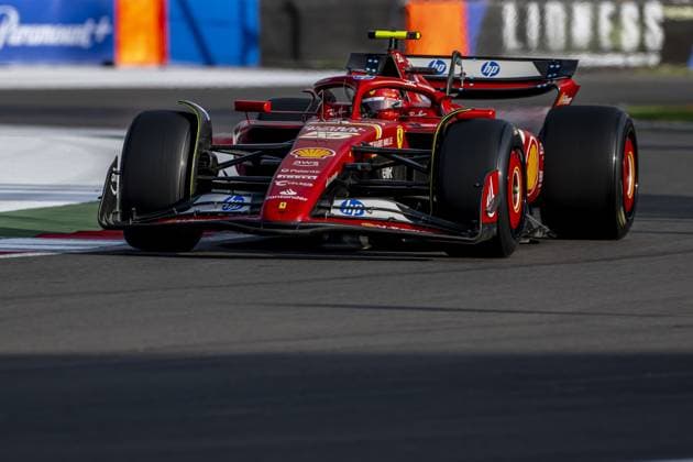 Mexico City - 25-10-2024, Autodromo Hermanos Rodriguez, Carlos Sainz at the Formula 1 Mexico Grand Prix 2024 Friday Formula 1 Mexico Grand Prix 2024 Friday  x26569357x Copyright: