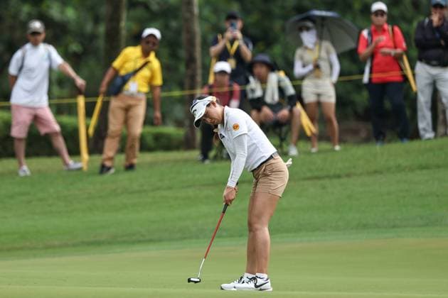 KUALA LUMPUR, - OCTOBER 26: Atthaya Jeeno Thitikul of Thailand play a shot during the third round of the 2024 LPGA, Golf Damen Maybank Championship held at Kuala Lumpur Golf and Country Club in Kuala Lumpur, Malaysia on October 26, 2024.(Photo by Hazrin Yeob Men Shah Icon Sportswire) GOLF: OCT 26 LPGA Maybank Championship EDITORIAL USE ONLY Icon3782410261455