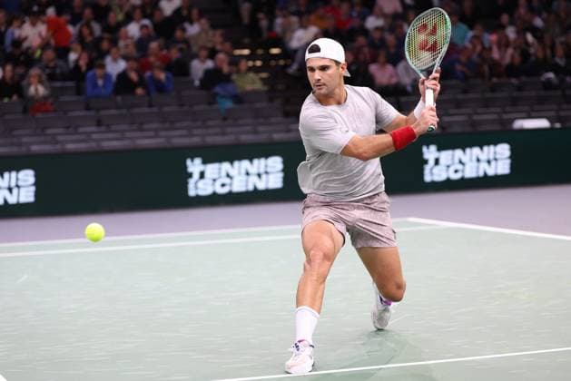 ROLEX PARIS MASTERS TENNIS 2024 Thierry Larret Maxppp. Tennis. Rolex Paris Masters. Accorhotels Arena, Paris (75), le 26 Octobre 2024. Qualifications : Marcos GIRON (USA) vs Hugo GASTON (FRA) Paris (75) ACCORHOTELS ARENA ILE DE FRANCE FRANCE  Copyright: xMAXPPPxThierryxLarretx TL_20241026_8004 0775460054st