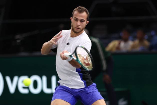ROLEX PARIS MASTERS TENNIS 2024 Thierry Larret Maxppp. Tennis. Rolex Paris Masters. Accorhotels Arena, Paris (75), le 26 Octobre 2024. Qualifications : Marcos GIRON (USA) vs Hugo GASTON (FRA) Paris (75) ACCORHOTELS ARENA ILE DE FRANCE FRANCE  Copyright: xMAXPPPxThierryxLarretx TL_20241026_8016 0775460255st