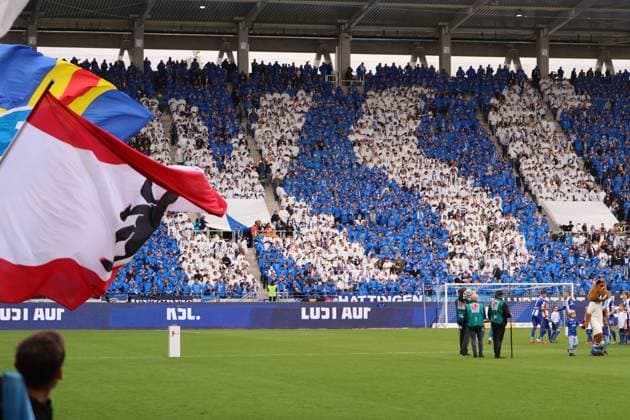 26 10 2024, xhettx, Fußball 2 Bundesliga, Karlsruher SC Hertha BSC Berlin emspor, v l Gemeinsame Choreo Karlsruher SC und Herta BSC Berlin DFL DFB REGULATIONS PROHIBIT ANY USE OF PHOTOGRAPHS as IMAGE SEQUENCES and or QUASI VIDEO Karlsruhe