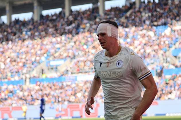 26 10 2024, xhettx, Soccer 2 Bundesliga, Karlsruher SC Hertha BSC Berlin emspor, v l Andrin Hunziker Karlsruhe SC, 9 connected DFL DFB REGULATIONS PROHIBIT ANY USE OF PHOTOGRAPHS as IMAGE SEQUENCES and or QUASI VIDEO Karlsruhe