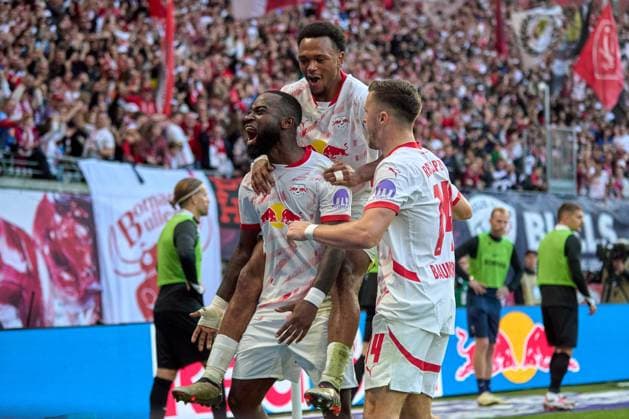 26 10 2024, Football, Men, Bundesliga, 2024 2025, RB Leipzig SC Freiburg Lutsharel Geertruida 3, RB Leipzig , Lois Openda 11, RB Leipzig , Christoph Baumgartner 14, RB Leipzig , Juebl nach 2 1 Leipzig Red Bull Arena Sachsen Germany