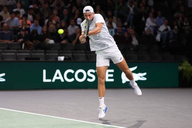 ROLEX PARIS MASTERS TENNIS 2024 Thierry Larret Maxppp. Tennis. Rolex Paris Masters. Accorhotels Arena, Paris (75), le 26 Octobre 2024. Qualifications : Alexandre MULLER (FRA) vs Roberto CARBALLES BAENA (ESP) Paris (75) ACCORHOTELS ARENA ILE DE FRANCE FRANCE  Copyright: xMAXPPPxThierryxLarretx TL_20241026_7108 0775477975st