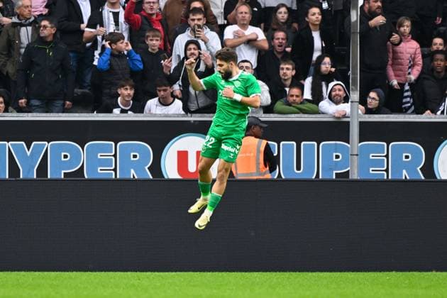 Zuriko Davitashvili ( 22 - Saint Etienne ) celebrates after scoring during the Ligue 1 match between Angers SCO and AS Saint Etienne at Stade Raymond Kopa on October 26, 2024 in Angers, France. ( Photo by federico pestellini panoramic ) - FOOTBALL : Angers vs Saint Etienne - Ligue 1 - 26 10 2024 FedericoPestellini Panoramic 