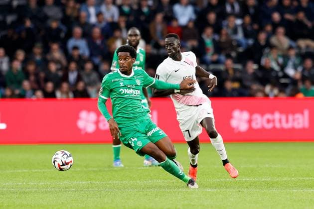 Angers SCO v AS Saint-Etienne - Ligue 1 MCDonald s 2024 2025 07 Ibrahima NIANE (sco) - 04 Pierre EKWAH (asse) during the Ligue 1 MCDonald s match between Angers and Saint Etienne at Stade Jean Bouin on October 26, 2024 in Angers, France. Angers France  Copyright: xFEPx 776228906