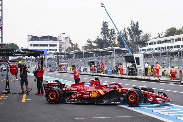 16 LECLERC Charles (mco), Scuderia Ferrari SF-24, action during the Formula 1 Gran Premio de la Ciudad de Mexico 2024, 20th round of the 2024 Formula One World Championship, WM, Weltmeisterschaft from October 25 to 27, 2024 on the Autodromo Hermanos Rodriguez, in Mexico City, Mexico - F1 - MEXICO CITY GRAND PRIX 2024 DPPI Panoramic  241026_R20_MESSICO_EA011876