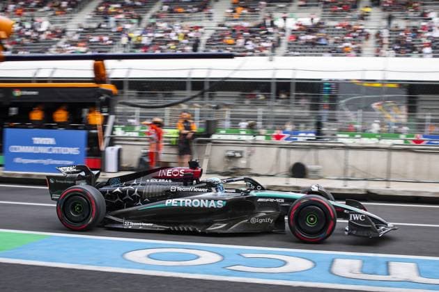63 RUSSELL George (gbr), Mercedes AMG F1 Team W15, action during the Formula 1 Gran Premio de la Ciudad de Mexico 2024, 20th round of the 2024 Formula One World Championship, WM, Weltmeisterschaft from October 25 to 27, 2024 on the Autodromo Hermanos Rodriguez, in Mexico City, Mexico - F1 - MEXICO CITY GRAND PRIX 2024 DPPI Panoramic  241026_R20_MESSICO_EA011917