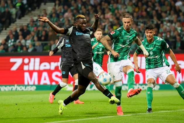Victor Boniface Bayer 04 Leverkusen and Marco Friedl Werder Bremen battle for the ball, Bundesliga, SV Werder Bremen v Bayer 04 Leverkusen, Weser Stadium, October 26, 2024 in Bremen, Germany Photo by Marco Steinbrenner DeFodi Images Victor Boniface Bayer 04 Leverkusen and Marco Friedl Werder Bremen battle for the ball, Bundesliga, SV Werder Bremen v Bayer 04 Leverkusen, Weser Stadium, October 26, 2024 in Bremen, Germany Photo by Marco Steinbrenner DeFodi Images DFL regulations prohibit any use of photographs as image sequences and or quasi video not used in POL SRB CRO FRA GBR NED ITA USA Defodi 700 bremen lever 20241026 097 Defodi-700 not used in POL SRB CRO FRA GBR NED ITA USA DFL regulations prohibit any use of photographs as image sequences and or quasi-video.