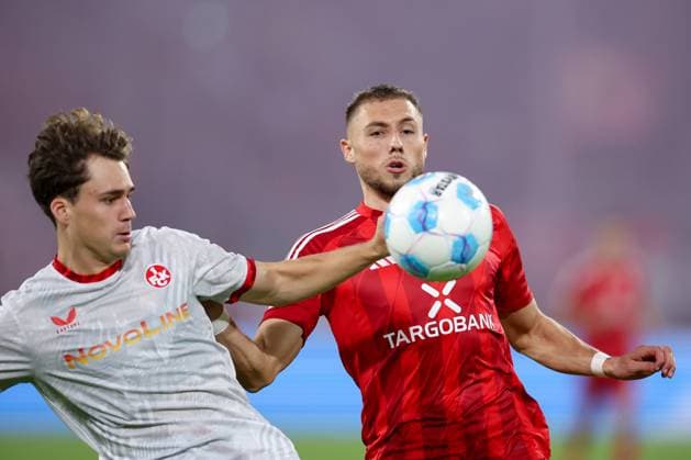 26 10 2024, Football, Fortuna Düsseldorf 1 FC Köln, 2 Bundesliga, Merkur Spiel Arena, Season 2024 2025 Jona Niemiec Fortuna Düsseldorf 18 vs Florian Kleinhansl FCK 3 DFB regulations prohibit any use of photographs as image sequences and or quasi video Nordrhein Westfalen Germany