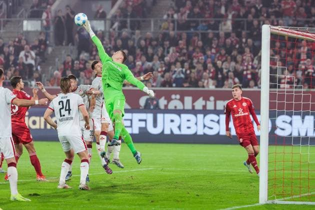 2 Soccer Bundesliga Fortuna Düsseldorf 1895 1 FC Kaiserslautern 26 10 2024 Julian Krahl 1 FC Kaiserslautern, 1 Parade 2 Soccer Bundesliga, Fortuna Düsseldorf 1895 1 FC Kaiserslautern, Düsseldorf, Merkur Spiel Arena on 26 10 2024 DFL REGULATIONS PROHIBIT ANY USE OF PHOTOGRAPHS AS IMAGE SEQUENCES AND OR QUASI VIDEO Copyright: xBEAUTIFULxSPORTS Wunderlx