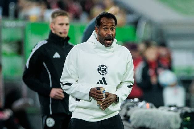 2 Soccer Bundesliga Fortuna Düsseldorf 1895 1 FC Kaiserslautern 26 10 2024 Daniel Thioune Coach Fortuna Düsseldorf 2 Soccer Bundesliga, Fortuna Düsseldorf 1895 1 FC Kaiserslautern, Düsseldorf, Merkur Spiel Arena am 26 10 2024 DFL REGULATIONS PROHIBIT ANY USE OF PHOTOGRAPHS AS IMAGE SEQUENCES AND OR QUASI VIDEO Copyright: xBEAUTIFULxSPORTS Wunderlx