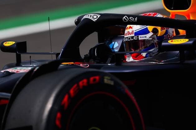 01 VERSTAPPEN Max (nld), Red Bull Racing RB20, action during the Formula 1 Gran Premio de la Ciudad de Mexico 2024, 20th round of the 2024 Formula One World Championship, WM, Weltmeisterschaft from October 25 to 27, 2024 on the Autodromo Hermanos Rodriguez, in Mexico City, Mexico - F1 - MEXICO CITY GRAND PRIX 2024 DPPI Panoramic  241026_R20_MESSICO_DP_AV3_3613