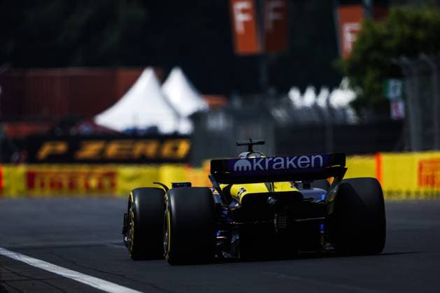 23 ALBON Alexander (tha), Williams Racing FW45, action during the Formula 1 Gran Premio de la Ciudad de Mexico 2024, 20th round of the 2024 Formula One World Championship, WM, Weltmeisterschaft from October 25 to 27, 2024 on the Autodromo Hermanos Rodriguez, in Mexico City, Mexico - F1 - MEXICO CITY GRAND PRIX 2024 DPPI Panoramic  241026_R20_MESSICO_DP_AV3_4983