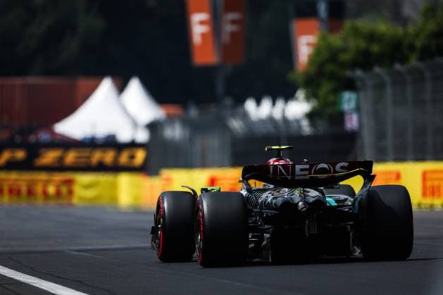44 HAMILTON Lewis (gbr), Mercedes AMG F1 Team W15, action during the Formula 1 Gran Premio de la Ciudad de Mexico 2024, 20th round of the 2024 Formula One World Championship, WM, Weltmeisterschaft from October 25 to 27, 2024 on the Autodromo Hermanos Rodriguez, in Mexico City, Mexico - F1 - MEXICO CITY GRAND PRIX 2024 DPPI Panoramic  241026_R20_MESSICO_DP_AV3_4953