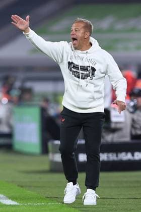 Soccer 2 Bundesliga 10 Matchday Fortuna Düsseldorf 1 FC Kaiserslautern on 26 10 2024 at Merkur Spiel Arena in Düsseldorf Markus Anfang Coach Head Coach Kaiserslautern DFL regulations prohibit any use of photographs as image sequences and or quasi video xRx