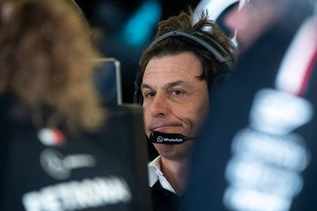 Toto Wolff Mercedes AMG Petronas Formula One Team, Team Principal in the pits, MEX, Formula 1 World Championship, Grand Prix of Mexico City, Autodromo Hermanos Rodriguez, Free Practice, 26 10 2024 MEX, Formula 1 World Championship, Grand Prix of Mexico City, Autodromo Hermanos Rodriguez, Free Practice, 26 10 2024 Mexico City Copyright: xEibner-Pressefoto Memmlerx EP_MMR