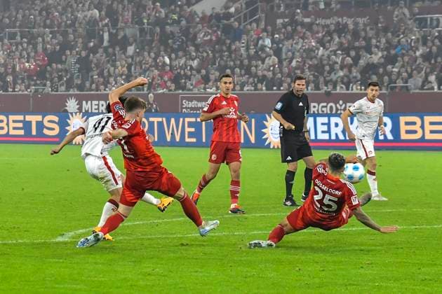 Daisuke Yokota Kaiserslautern 41 scores the goal for 2 2 26 10 2024 Soccer Fortuna Duesseldorf vs 1 FC Kaiserslautern , Merkur Spiel Arena, Duesseldorf, DFB DFL REGULATIONS PROHIBIT ANY USE OF PHOTOGRAPHS AS IMAGE SEQUENCES AND OR QUASI VIDEO NRW Germany Copyright: xpepphotox xHorstxMauelshagenx pep00321, pep_20241026_hm_3755