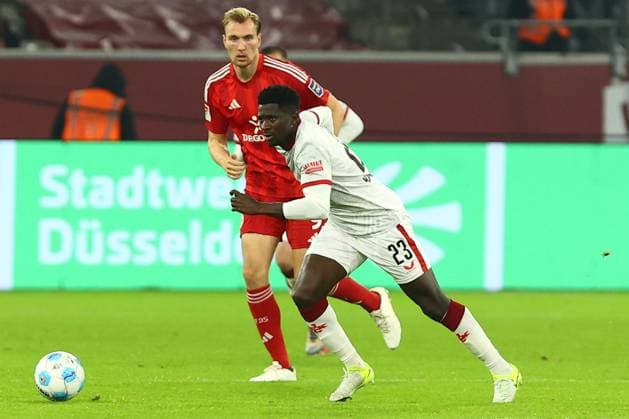 Afeez Aremu 23 1 FC Kaiserslautern Vincent Vermeij 9 Fortuna Duesseldorf Fortuna Duesseldorf vs 1 FC Kaiserslautern, Football, 2 Bundesliga, 10 Matchday, Season 2024 2025, 26 10 2024 DFL REGULATIONS PROHIBIT ANY USE OF PHOTOGRAPHS AS IMAGE SEQUENCES AND OR QUASI VIDEO Foto kolbert press Ant Palmer Merkur Spiel Arena NRW Germany Copyright: xkolbert-press AntxPalmerx