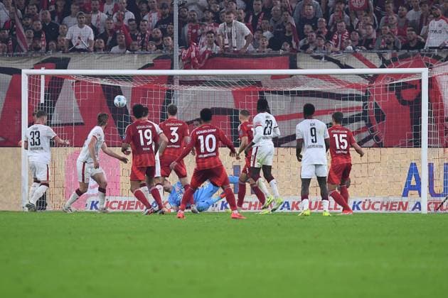 Soccer 2 Bundesliga 10 Matchday Fortuna Düsseldorf 1 FC Kaiserslautern on 26 10 2024 at Merkur Spiel Arena in Düsseldorf Goal for 2 4 by Daniel Hanslik Kaiserslautern DFL regulations prohibit any use of photographs as image sequences and or quasi video xRx