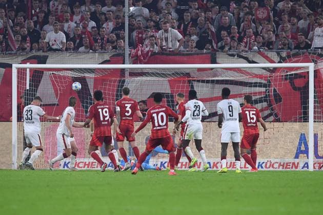 Soccer 2 Bundesliga 10 Matchday Fortuna Düsseldorf 1 FC Kaiserslautern on 26 10 2024 at Merkur Spiel Arena in Düsseldorf Goal for 2 4 by Daniel Hanslik Kaiserslautern DFL regulations prohibit any use of photographs as image sequences and or quasi video xRx