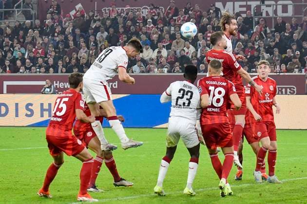 Daniel Hanslik Kaiserslautern 19 scores the goal to 2 4 26 10 2024 Soccer Fortuna Duesseldorf vs 1 FC Kaiserslautern , Merkur Spiel Arena, Duesseldorf, DFB DFL REGULATIONS PROHIBIT ANY USE OF PHOTOGRAPHS AS IMAGE SEQUENCES AND OR QUASI VIDEO NRW Germany Copyright: xpepphotox xHorstxMauelshagenx pep00321, pep_20241026_hm_3790