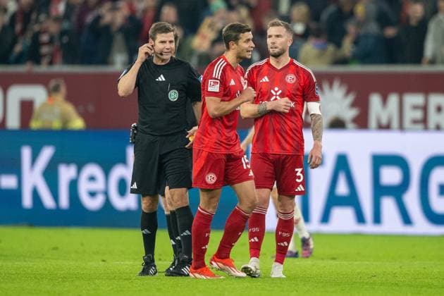 26 10 2024, Soccer 2 Bundesliga, Season 2024 2025, Matchday 10, Fortuna Düsseldorf vs 1 FC Kaiserslautern in the Merkur Spiel Arena in Düsseldorf Tim Oberdorf Fortuna Duesseldorf, 15 and Andre Hoffmann Fortuna Duesseldorf, 03 are disappointed after the defeat Important note According to the regulations of the DFL German Football League and the DFB German Football Association, it is prohibited to use or have used photographs taken in the stadium and or of the game in the form of sequential images and or video-like photo series Foto Kirchner Media TH Copyright: xKirchner-Media THx