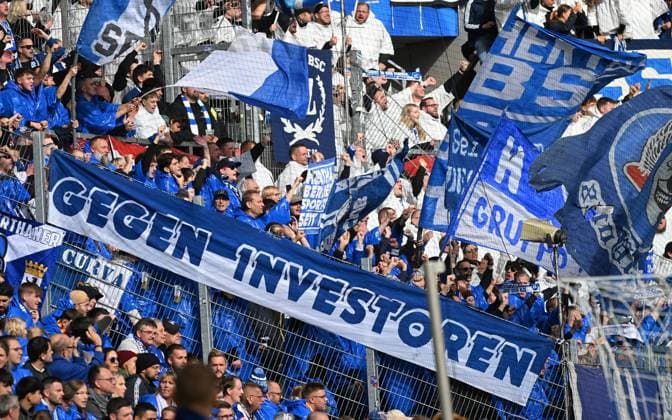 26 10 2024, xjhx, Soccer 2 Bundesliga, Karlsruher SC Hertha BSC Berlin emspor, v l Hertha FANS DFL DFB REGULATIONS PROHIBIT ANY USE OF PHOTOGRAPHS as IMAGE SEQUENCES and or QUASI VIDEO Karlsruhe