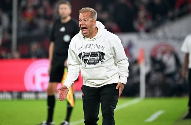 Football, 2 Bundesliga, Germany, Men, Season 2024 2025, Matchday 10, Merkur Spiel Arena Düsseldorf, Fortuna Düsseldorf FC Kaiserslautern 3 4 Head coach Markus Anfang FCK action, single image