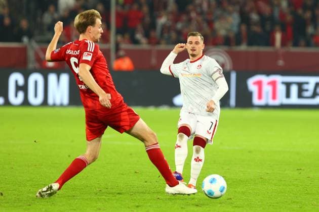 Vincent Vermeij 9 Fortuna Duesseldorf in duel, action, with Marlon Ritter 7 1 FC Kaiserslautern Fortuna Duesseldorf vs 1 FC Kaiserslautern, Football, 2 Bundesliga, 10 Matchday, Season 2024 2025, 26 10 2024 DFL REGULATIONS PROHIBIT ANY USE OF PHOTOGRAPHS AS IMAGE SEQUENCES AND OR QUASI VIDEO Photo kolbert press Ant Palmer Merkur Spiel Arena NRW Germany Copyright: xkolbert-press AntxPalmerx