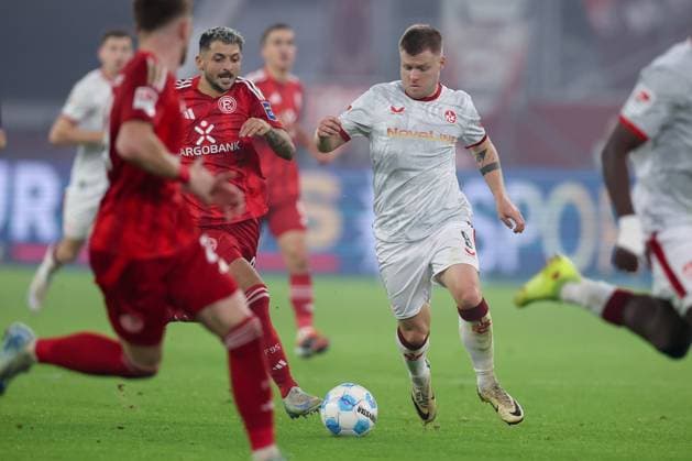 26 10 2024, Football, Fortuna Düsseldorf 1 FC Kaiserslautern, 2 Bundesliga, Merkur Spiel Arena, Saison 2024 2025 Jean Zimmer FCK 8 behauptet den Ball DFB regulations prohibit any use of photographs as image sequences and or quasi video Nordrhein Westfalen Germany
