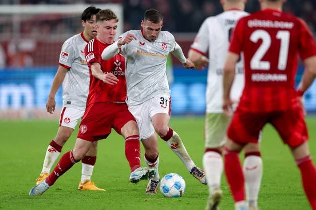 26 10 2024, Football, Fortuna Düsseldorf 1 FC Kaiserslautern, 2 Bundesliga, Merkur Spiel Arena, Season 2024 2025 Isak Johannesson Fortuna Düsseldorf 8 vs Luca Sirch FCK 31 DFB regulations prohibit any use of photographs as image sequences and or quasi video Nordrhein Westfalen Germany
