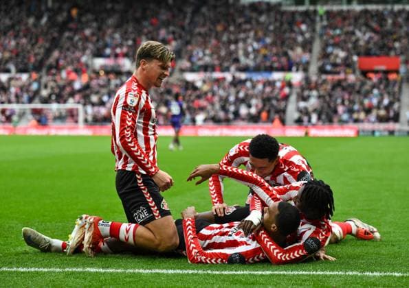 Sport Themen der Woche KW43 Sport Bilder des Jahres Wilson Isidor of Sunderland celebrates scoring their second goal Sunderland v Oxford United, EFL Sky Bet Championship, Football, Stadium of Light, Sunderland, UK - 26 Oct 2024 EDITORIAL USE ONLY No use with unauthorised audio, video, data, fixture lists, club league logos or live services. Online in-match use limited to 120 images, no video emulation. No use in betting, games or single club league player publications.  Copyright: xRichardxLee Shutterstockx 14821221cm