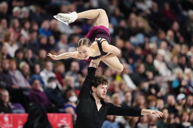 October 26, 2024, Halifax, Ns, Canada: Ioulia Chtchetinina and Michal Wozniak of Poland compete in the pairs free program at the Skate Canada International Figure skating, Eiskunstlauf competition in Halifax on Saturday, October 26, 2024. Ioulia Chtchetinina, Michal Wozniak  - ZUMAc35_ 20241026_zaf_c35_192 Copyright: xDarrenxCalabresex
