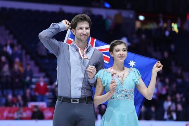 October 26, 2024, Halifax, Ns, Canada: Hektor Giotopoulos Moore and Anastasia Golubeva of Australia pose with their bronze medal in pairs at the Skate Canada International Figure skating, Eiskunstlauf competition in Halifax on Saturday, October 26, 2024. Hektor Giotopoulos Moore, Anastasia Golubeva  - ZUMAc35_ 20241026_zaf_c35_230 Copyright: xDarrenxCalabresex