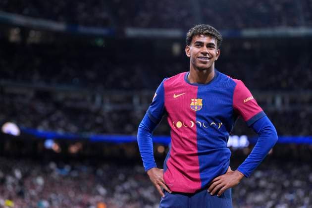 YAMAL Lamine Team FC Barcelona Spanish Football League Classico Primera Division Season 2024 2025 Match Real Madrid FC Barcelona 0 4 on 26 10 2024 in Madrid DFL REGULATIONS PROHIBIT ANY USE OF PHOTOGRAPHS as IMAGE SEQUENCES and or QUASI VIDEO Copyright: xLacixPerenyix