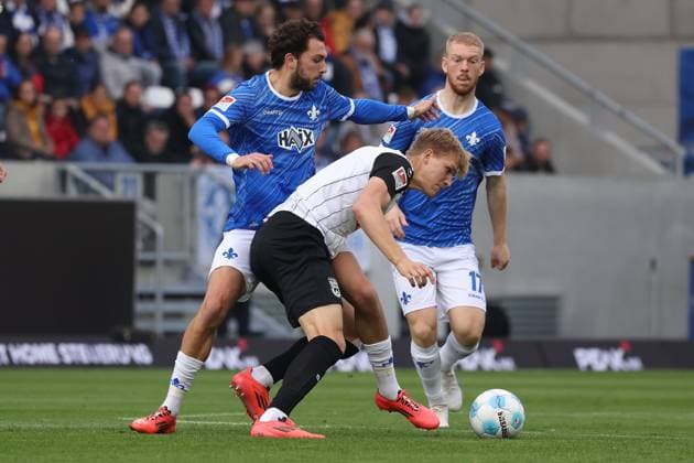2024 10 28 xJFAx 2 Bundesliga SV Darmstadt 98 SSV Ulm 1846 v l , Fraser Hornby SV Darmstadt 98 , Luka Hyryläinen SSV Ulm 1846 , Zweikampf, Action, Aktion, Battles for the Ball DFL DFB REGULATIONS PROHIBIT ANY USE OF PHOTOGRAPHS as IMAGE SEQUENCES and or QUASI VIDEO Copyright: JoaquimxFerreira