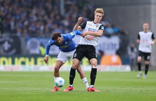 27 10 2024, xdcx, Soccer 2 Bundesliga, SV Darmstadt 98 SSV Ulm 1846, emonline, emspor, despor, v l , Fraser Hornby SV Darmstadt 98 , Luka Hyryläinen SSV Ulm 1846 DFL DFB REGULATIONS PROHIBIT ANY USE OF PHOTOGRAPHS AS IMAGE SEQUENCES AND OR QUASI VIDEO Copyright: HMBxMedia Claus