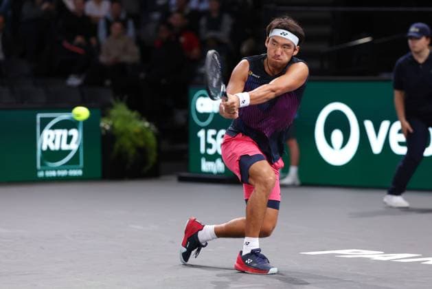 ROLEX PARIS MASTERS TENNIS 2024 Thierry Larret Maxppp. Tennis. Rolex Paris Masters. Accorhotels Arena, Paris (75),le 27 Octobre 2024. Qualifications : Quentin HALYS (FRA) vs Yunchaokete BU (CHN). Paris (75) ACCORHOTELS ARENA ILE DE FRANCE FRANCE  Copyright: xMAXPPPxThierryxLarretx TL_20241027_0005 0775668111st