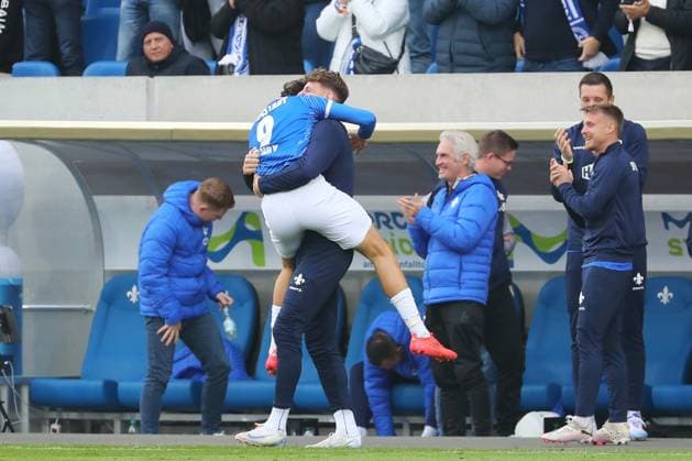 27 10 2024, xtvx, Fußball 2 Bundesliga, SV Darmstadt 98 SSV Ulm 1846 emspor, v l Goal scored, Tor zum 1 0 Fraser Hornby SV Darmstadt 98 Torjubel, Goal celebration, celebrate the goal, celebrates scoring DFL DFB REGULATIONS PROHIBIT ANY USE OF PHOTOGRAPHS as IMAGE SEQUENCES and or QUASI VIDEO Darmstadt