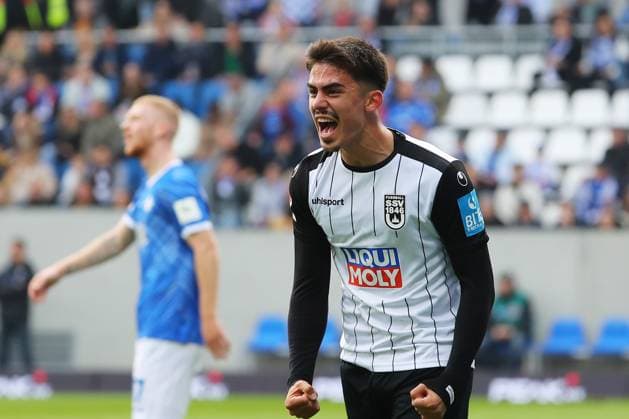 27 10 2024, xtvx, Fußball 2 Bundesliga, SV Darmstadt 98 SSV Ulm 1846 emspor, v l Goal scored, Tor zum 1 1 Aaron Keller SSV Ulm 1846 Torjubel, Goal celebration, celebrate the goal, celebrates scoring DFL DFB REGULATIONS PROHIBIT ANY USE OF PHOTOGRAPHS as IMAGE SEQUENCES and or QUASI VIDEO Darmstadt
