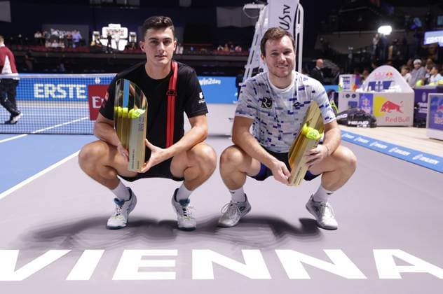 TENNIS - ATP, Tennis Herren Erste Bank Open VIENNA,AUSTRIA,27.OCT.24 - TENNIS - ATP World Tour, Erste Bank Open. Image shows Alexander Erler and Lucas Miedler (AUT). Keywords: trophy.  GEPAxpictures xWalterxLuger
