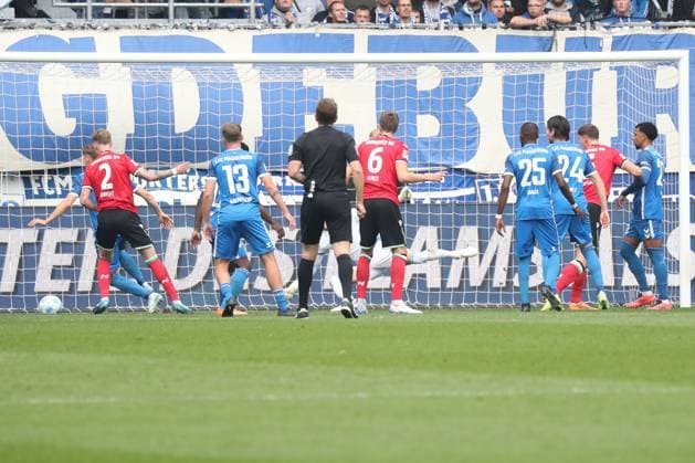 27 10 2024, xgox, Soccer 2 Bundesliga, 1 FC Magdeburg Hannover 96 emspor, v l Goal to 0 1 by Andreas Voglsammer Hannover, 32 DFL DFB REGULATIONS PROHIBIT ANY USE OF PHOTOGRAPHS as IMAGE SEQUENCES and or QUASI VIDEO Magdeburg
