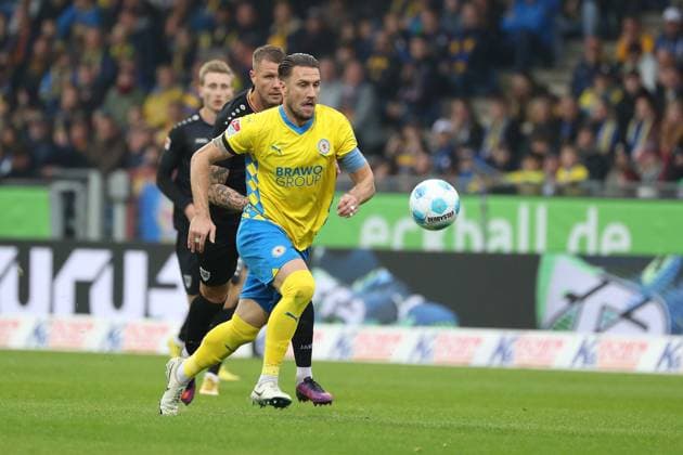 Braunschweig vs Münster, 2 BL Braunschweig, 27 10 2024, FOOTBALL Eintracht Braunschweig vs SC Preußen Münster, 2 BL, Season 2024 25 Ermin Bicakcic Eintracht Braunschweig Braunschweig