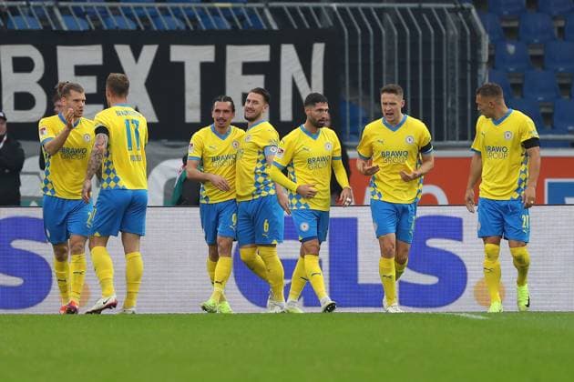 Braunschweig vs Münster, 2 BL Braunschweig, 27 10 2024, FOOTBALL Eintracht Braunschweig vs SC Preußen Münster, 2 BL, season 2024 25 Rayan Philippe Eintracht Braunschweig cheers with teammates after his goal to make it 1 0 Braunschweig