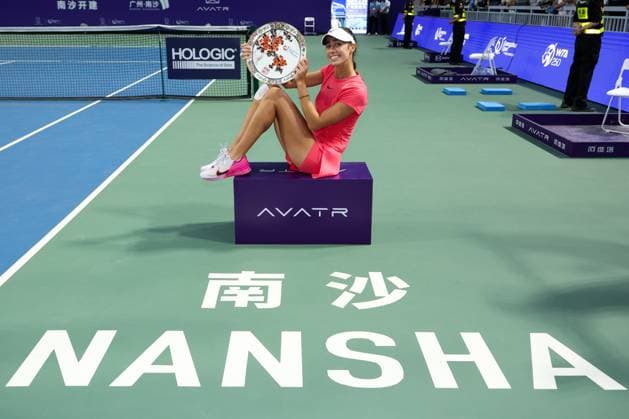 Bilder des Jahres 2024, Sport 10 Oktober Sport Themen der Woche KW43 GUANGZHOU, CHINA - OCTOBER 27: Olga Danilovic of Serbia celebrates after winning the Women s Singles Final match against Caroline Dolehide of United States on day 7 of 2024 Guangzhou Open at Nansha International Tennis Centre on October 27, 2024 in Guangzhou, Guangdong Province of China.  Copyright: xWuxZhizhaox 111526715011