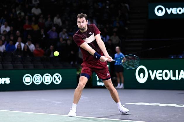 Quentin Halys ( FRA ) during the Rolex Paris Masters at Accor Hotel Arena on October 27, 2024 in Paris, France. ( Photo by Federico Pestellini Panoramic ) TENNIS : Rolex Paris Masters - Paris - 27 10 2024 FedericoPestellini Panoramic 